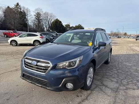 Used 2019 Subaru Outback 2.5i Premium image 7