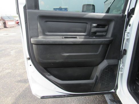 Used 2024 RAM 3500 Tradesman w/ Chrome Appearance Group AWD/4WD image 28