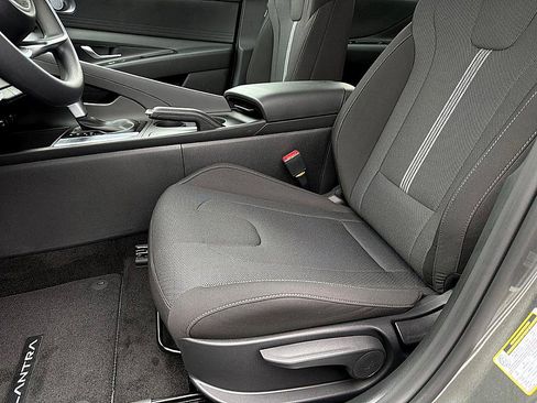 New 2026 Hyundai Elantra SE image 8