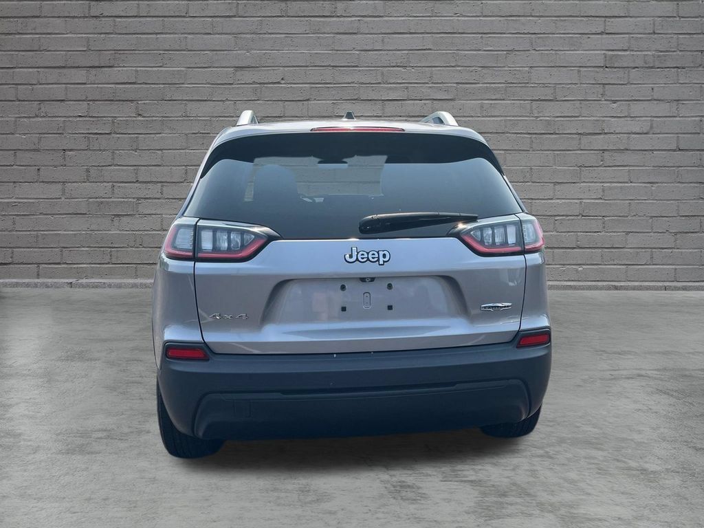 Used 2019 Jeep Cherokee Latitude w/ Popular Appearance Group AWD/4WD image 4
