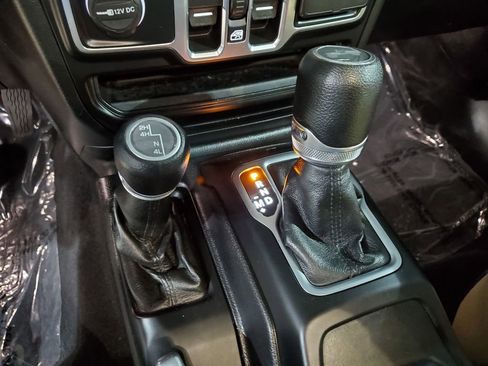 Used 2021 Jeep Wrangler Unlimited Sport AWD/4WD image 21