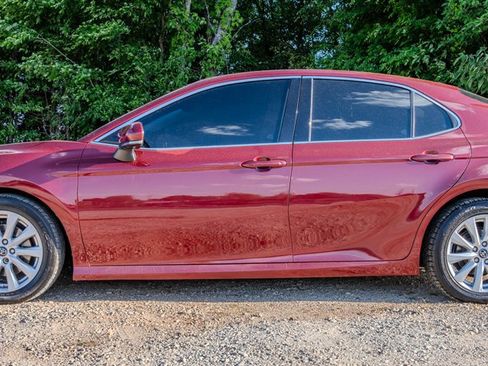 Used 2018 Toyota Camry XLE w/ Audio Package FWD image 2