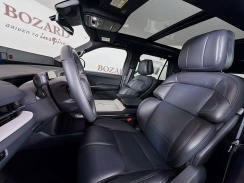 New 2025 Lincoln Navigator Reserve w/ Jet Appearance Package AWD/4WD image 22
