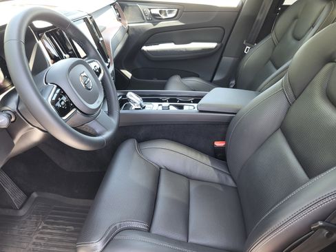 Certified 2023 Volvo XC60 B5 Ultimate w/ Climate Package AWD/4WD image 10