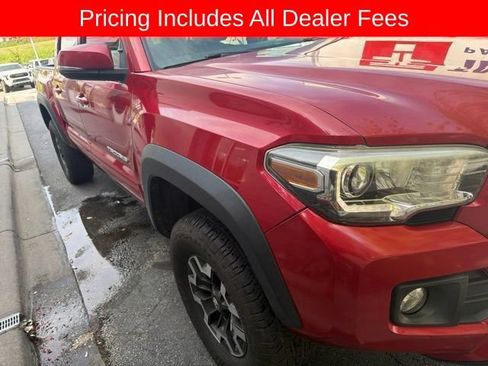 Used 2019 Toyota Tacoma TRD Off-Road w/ Technology Package AWD/4WD image 19