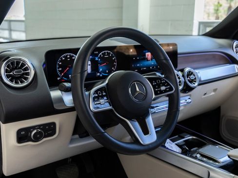 Used 2022 Mercedes-Benz GLB 250 image 15