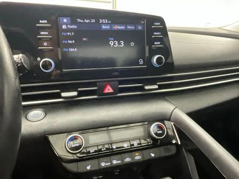 Used 2021 Hyundai Elantra SEL w/ Convenience + Premium Package FWD image 10