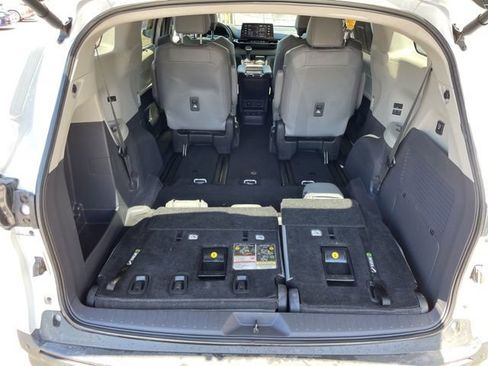 Used 2023 Toyota Sienna XLE w/ XLE Plus Package AWD/4WD image 34