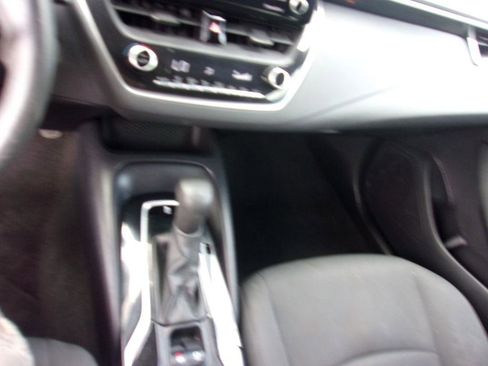 Used 2022 Toyota Corolla LE w/ LE Convenience Package FWD image 12
