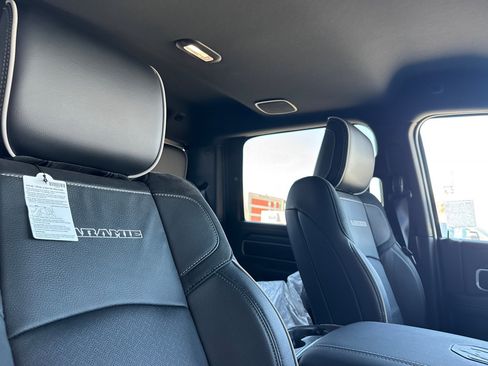 New 2026 RAM 2500 Laramie AWD/4WD image 15
