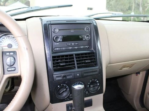 Used 2009 Ford Explorer Sport Trac XLT RWD image 10