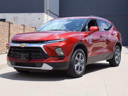 Used 2023 Chevrolet Blazer LT w/ Convenience Package FWD image 2