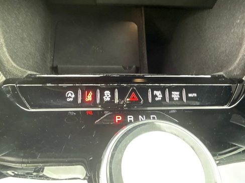 Used 2024 Jeep Wagoneer L Series II image 33