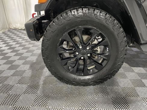 Used 2022 Jeep Gladiator Overland image 10