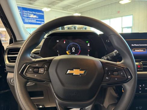Used 2025 Chevrolet TrailBlazer LT AWD/4WD image 18