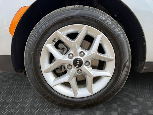 Certified 2025 Kia Soul LX w/ LX Technology Package image 20