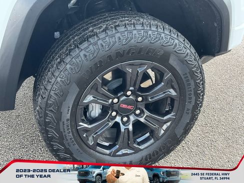 Used 2025 GMC Canyon Elevation RWD image 21