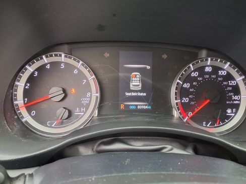 Used 2022 Toyota Highlander L FWD image 11