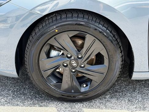 Used 2022 Hyundai Elantra SEL FWD image 18