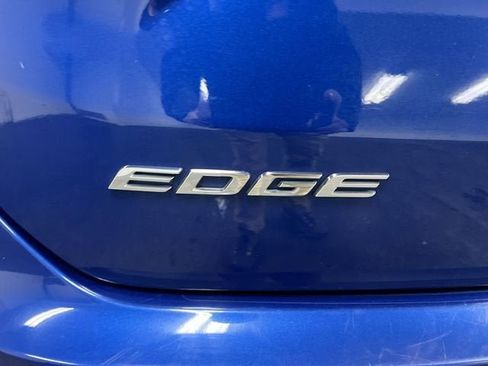 Used 2020 Ford Edge SEL w/ Convenience Package image 32