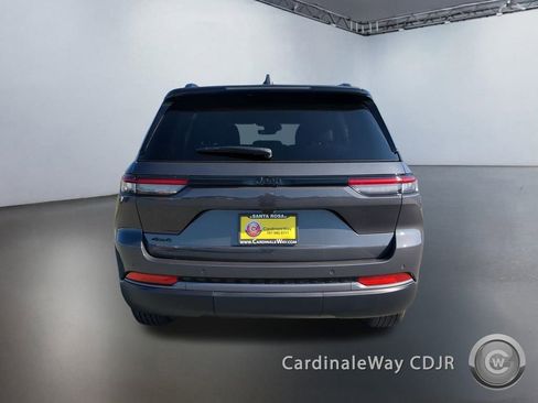 New 2026 Jeep Grand Cherokee Laredo image 4