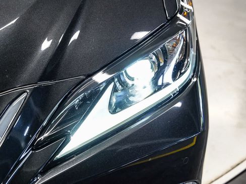 Used 2025 Lexus ES 350 w/ Premium Package FWD image 7