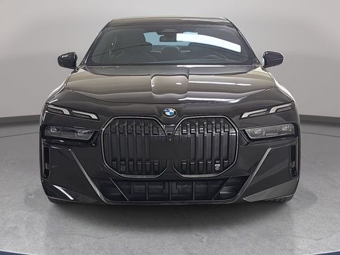 Certified 2024 BMW 740i w/ Premium Package 2 RWD image 2