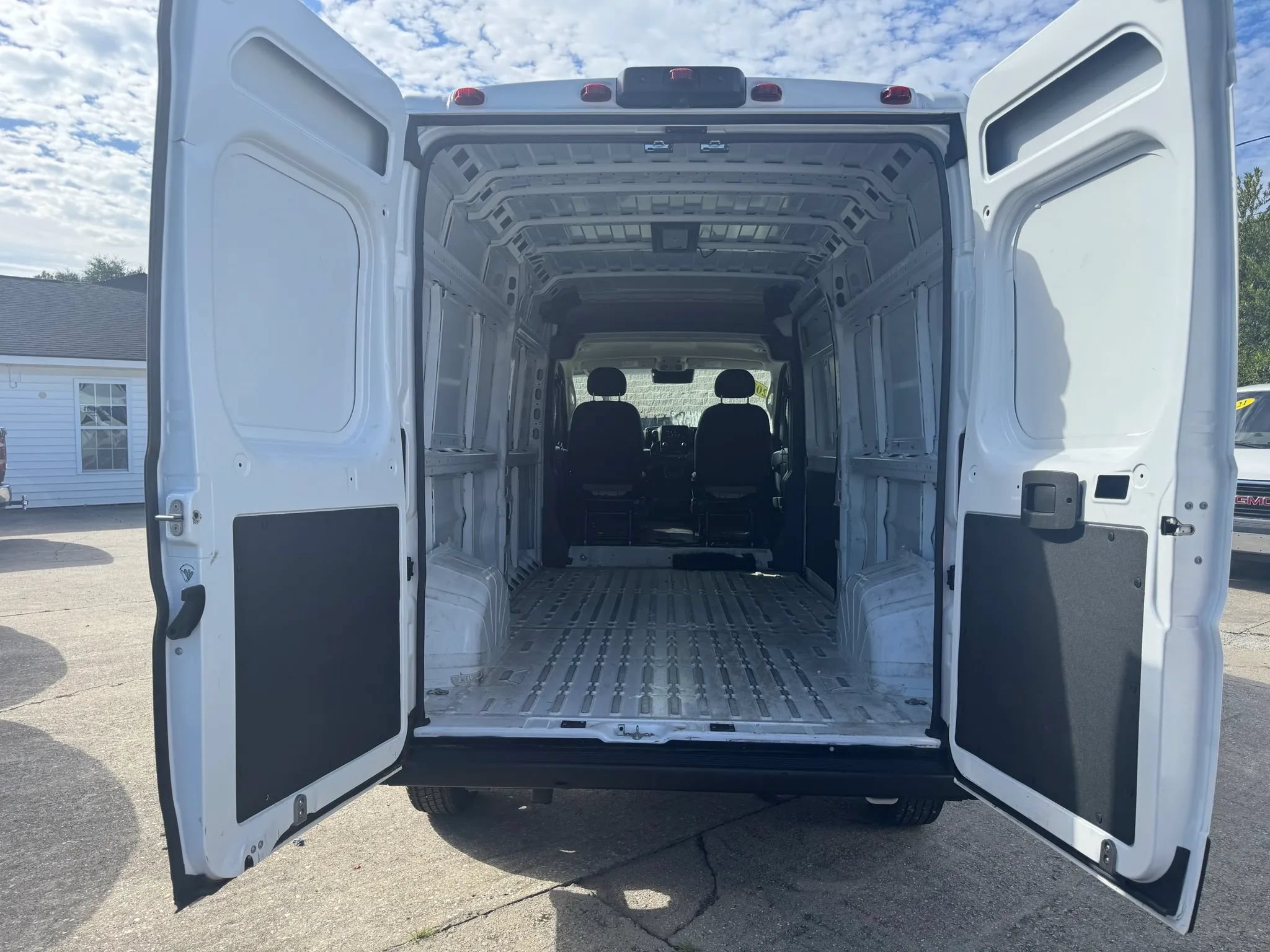 Used 2025 RAM ProMaster 2500 w/ Convenience Group FWD image 28