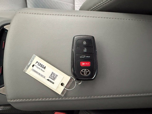 Used 2024 Toyota Venza Limited AWD/4WD image 38
