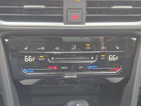 New 2026 Volkswagen Taos SE AWD/4WD image 19