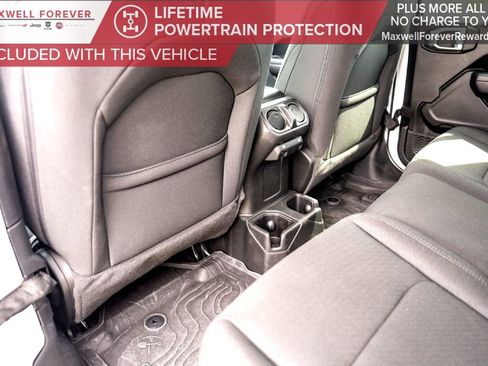 Used 2023 Jeep Gladiator Willys image 21