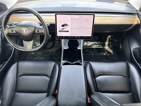 Used 2019 Tesla Model 3 Standard Range image 7