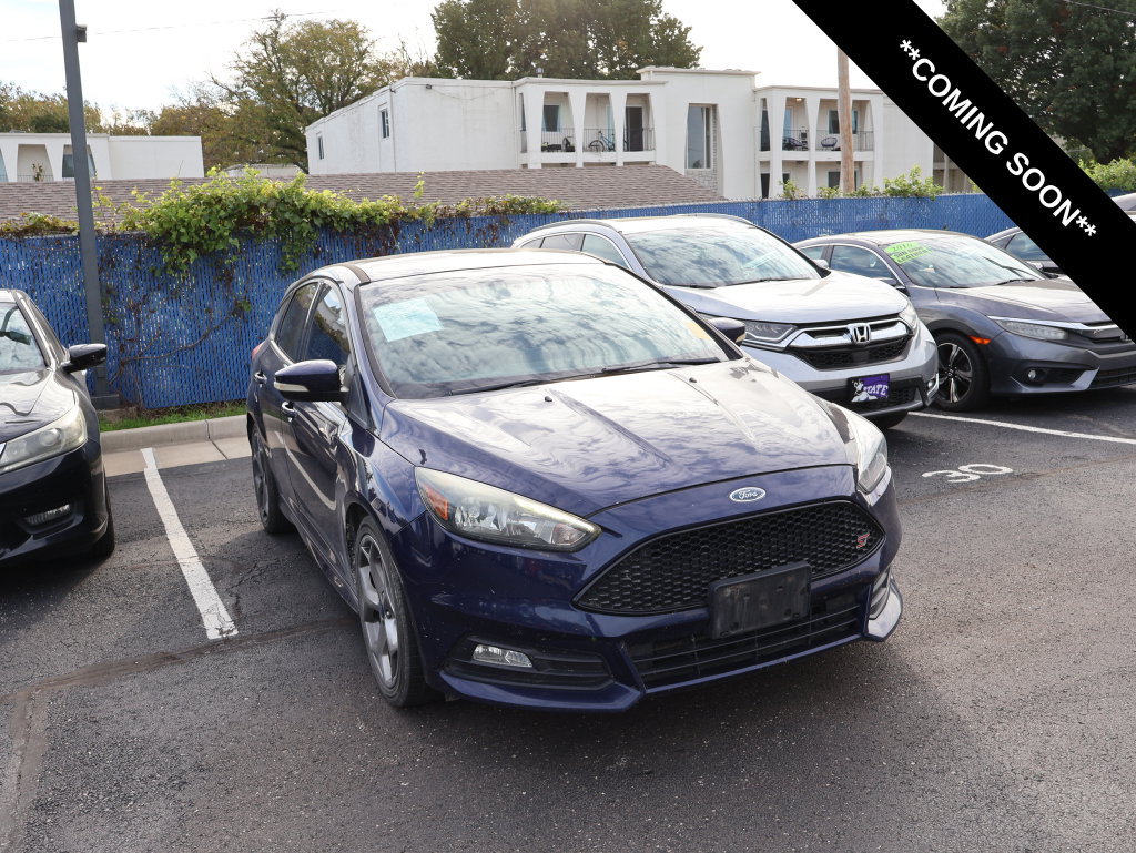 Used 2017 Ford Focus ST FWD image 1