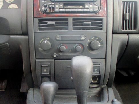 Used 2002 Jeep Grand Cherokee Limited image 9