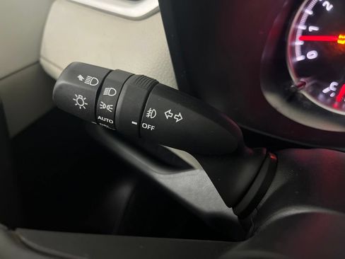 Used 2022 Toyota RAV4 XLE Premium AWD/4WD image 61