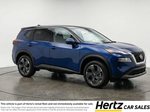 Used 2025 Nissan Rogue SV image 1