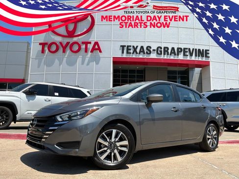 Used 2025 Nissan Versa SV FWD image 1