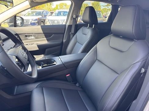 Used 2025 Nissan Murano SV image 11