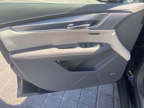 Certified 2025 Cadillac XT5 Premium Luxury FWD image 8
