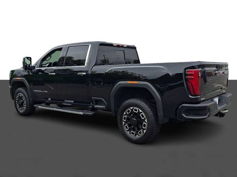 Used 2024 GMC Sierra 2500 Denali AWD/4WD image 4