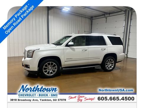 Used 2017 GMC Yukon Denali w/ Open Road Package AWD/4WD image 2