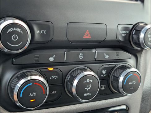 Used 2022 RAM 1500 Big Horn AWD/4WD image 21