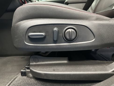 Certified 2025 Chevrolet Blazer RS image 28