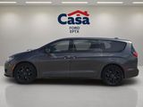 Used 2020 Chrysler Pacifica Touring w/ S Appearance Package image 5