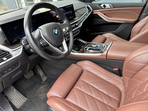 Used 2024 BMW X5 xDrive50e AWD/4WD image 9