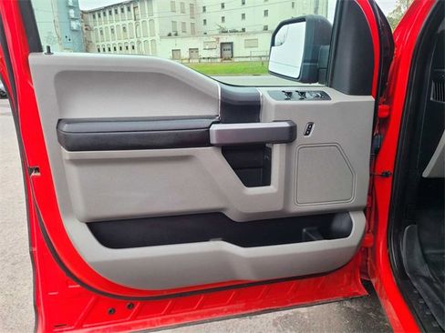 Used 2020 Ford F150 XLT image 17