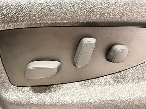 Used 2020 GMC Yukon Denali w/ Denali Premium Package AWD/4WD image 31