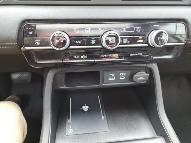 Used 2025 Honda Pilot Touring image 16