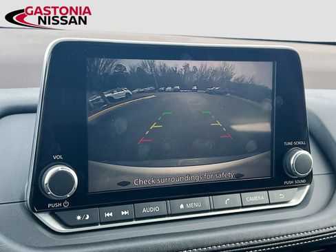 Used 2023 Nissan Rogue SV image 17