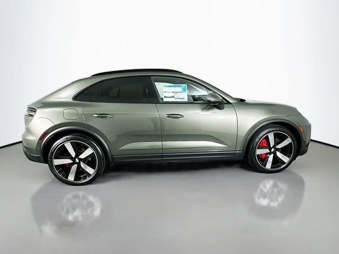 New 2026 Porsche Macan 4S Electric AWD/4WD image 8